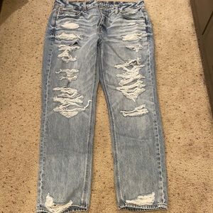 Brand New AE mom jeans